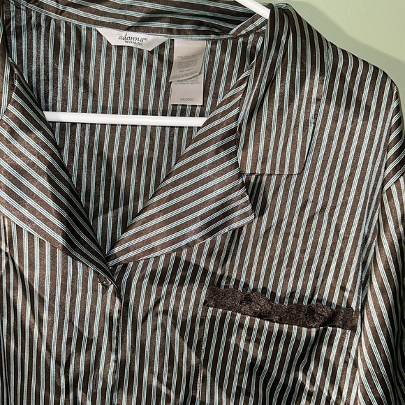 Adonna Womens two piece pajama set pin stripe - Picture 5 of 8